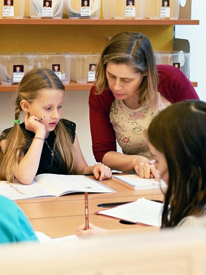 Lehrerin und Schülerin